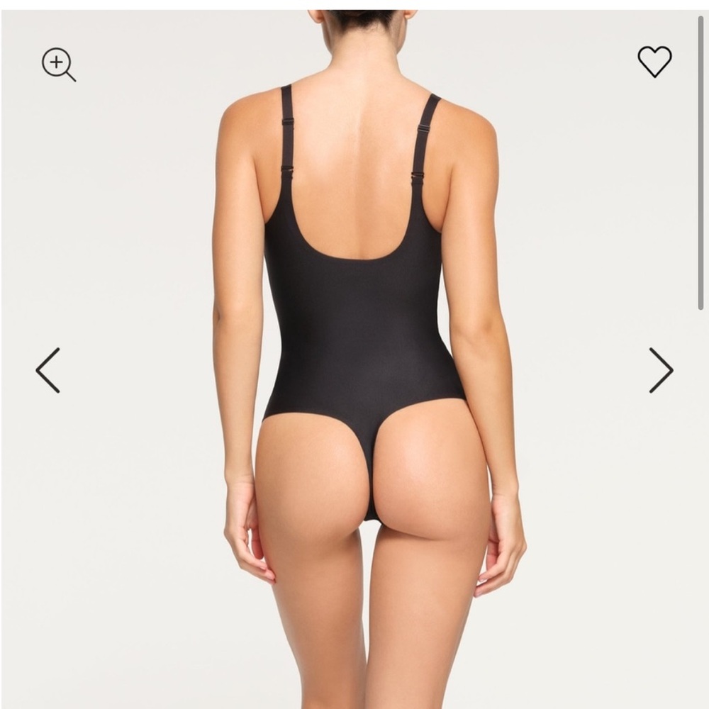 Skims body unlined Plunge bodysuit NWT - Picture 3 of 9